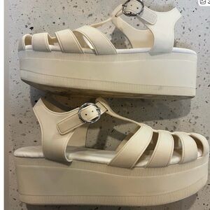 JEFFREY CAMPBELL white platform acryllic shoe